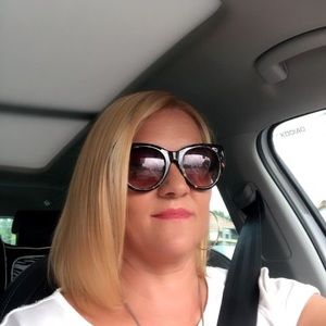 Meet your Posher, Lidya